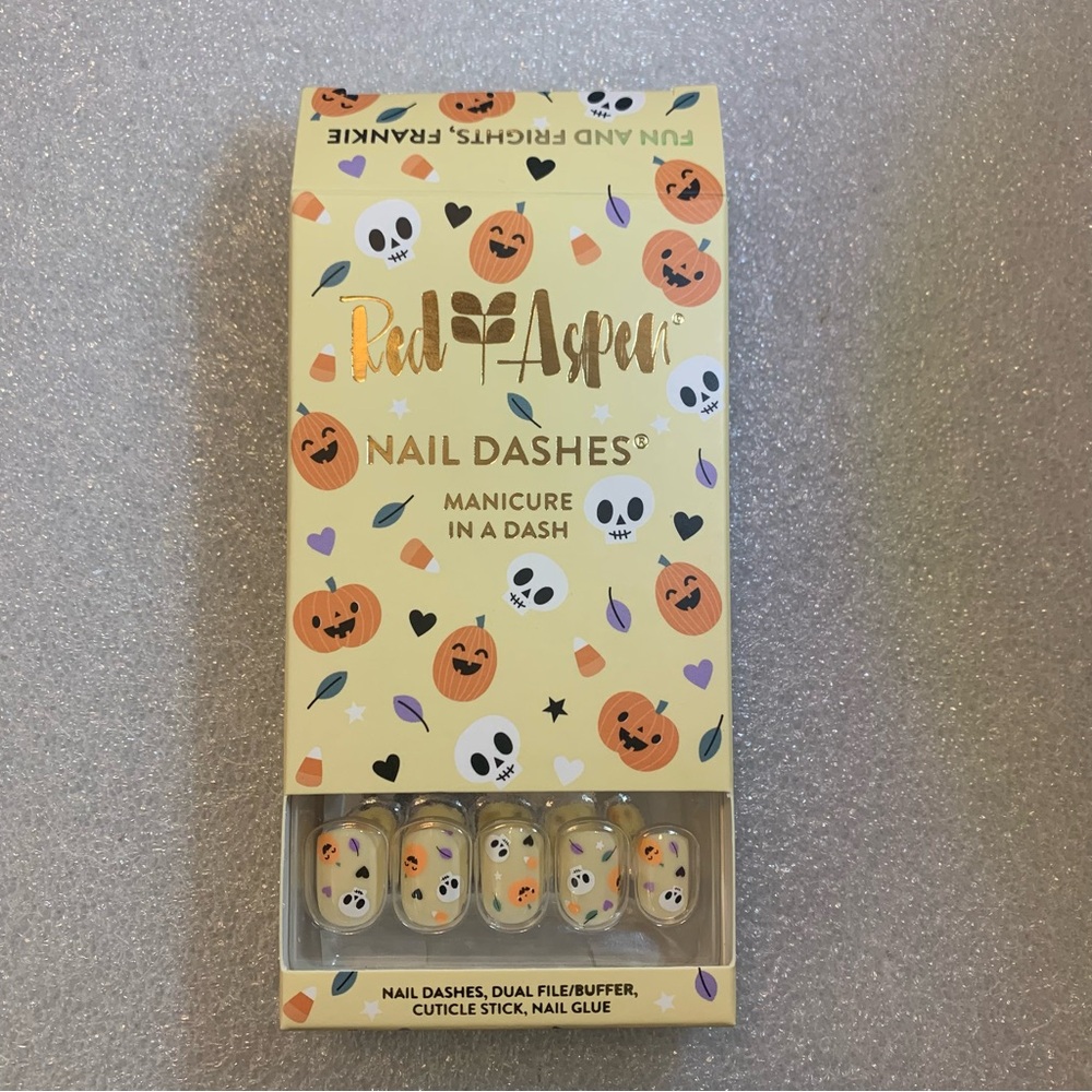 Red Aspen Halloween Press-On Nails - White and Black